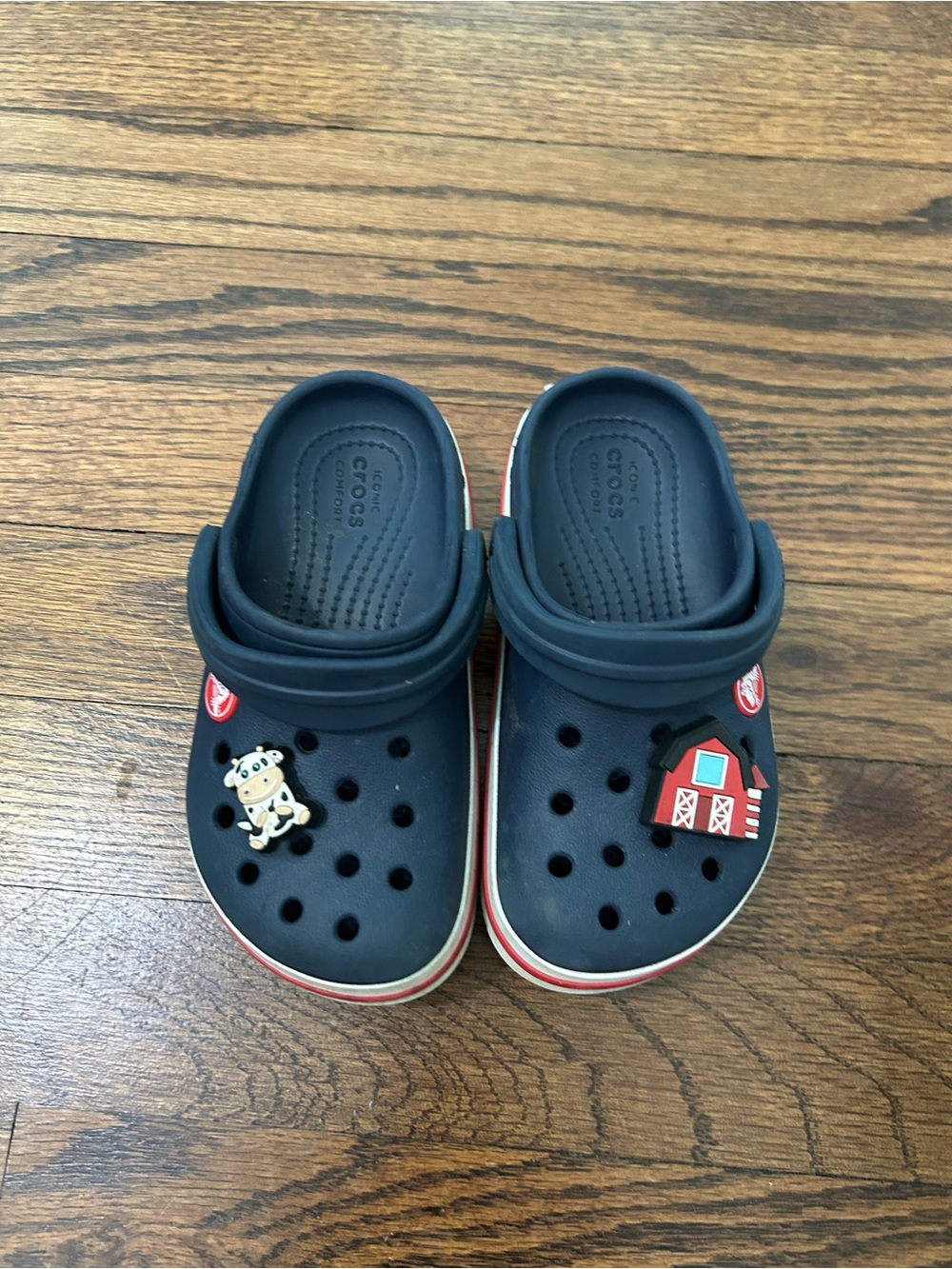 CROCS Kids SIZE 10 Navy Slip-On Clogs with Red Trim and Farm Charms